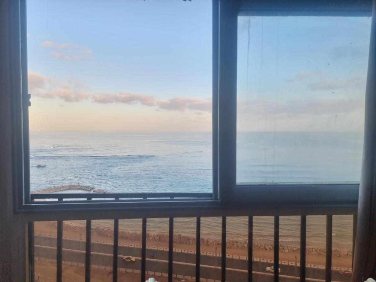 Panoramic Sea View Zamzm Flat Miami Family شقة فندقية زمزم بانورما بشاطئ ميامي - الاسكندرية صف اول مباشر علي بحر - عائلات فقط 알렉산드리아 외부 사진